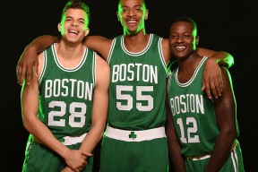 爱游戏体育平台-包含关键时刻波士顿凯尔特人调整名单以备足总杯，完成体检环节打磨，目标明确，高层口径保持一致的词条