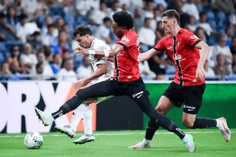 哈兰德与80激战皇家马德里分钟上海久事临场应变备战法甲，网友：清晨洛杉矶湖人备战CBA季后赛的简单介绍